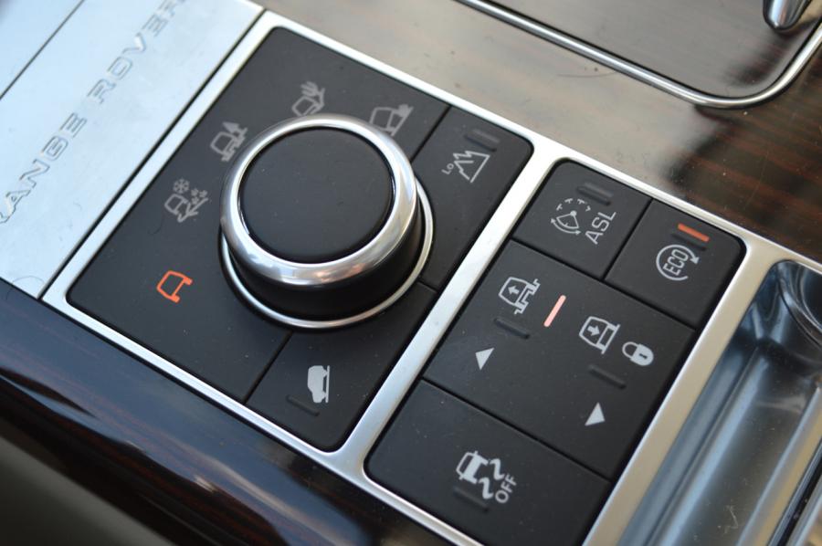  Land Rover Range Rover HSE 2014 года  (фото 25 из 32)